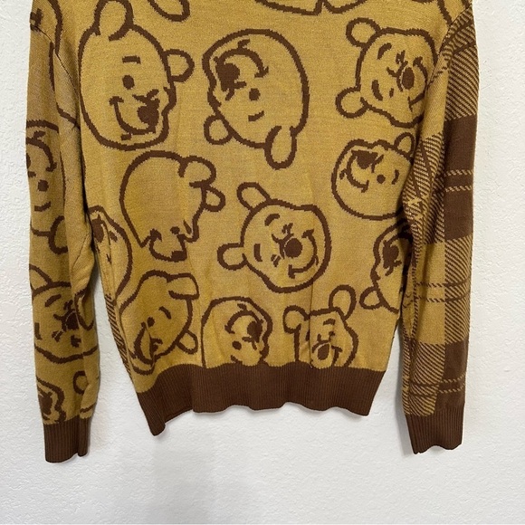 Disney Winnie the Pooh Plaid Pooh Bear Outline Women's Cardigan size M - Picture 7 of 10